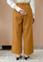 Load image into Gallery viewer, Laura Culottes Jeans (Brown)