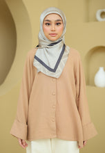 Load image into Gallery viewer, Edlyn Plain Top (Brown)