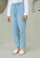 Load image into Gallery viewer, Mom Jeans (03-Washed Ocean Blue)