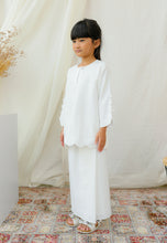 Load image into Gallery viewer, Asoka Girl (White)