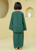 Load image into Gallery viewer, Tulus Girl (Emerald Green)