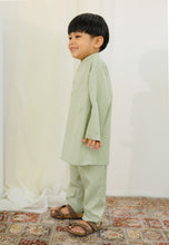Load image into Gallery viewer, Iris Boy (Mint Green)