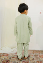 Load image into Gallery viewer, Iris Boy (Mint Green)